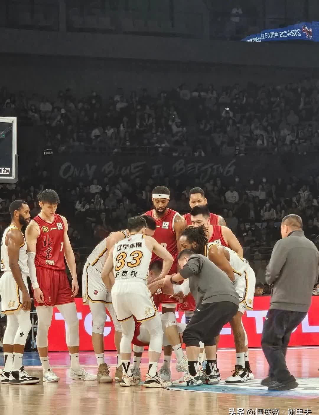 包含球员合力迎战，团队协作表现更佳的词条