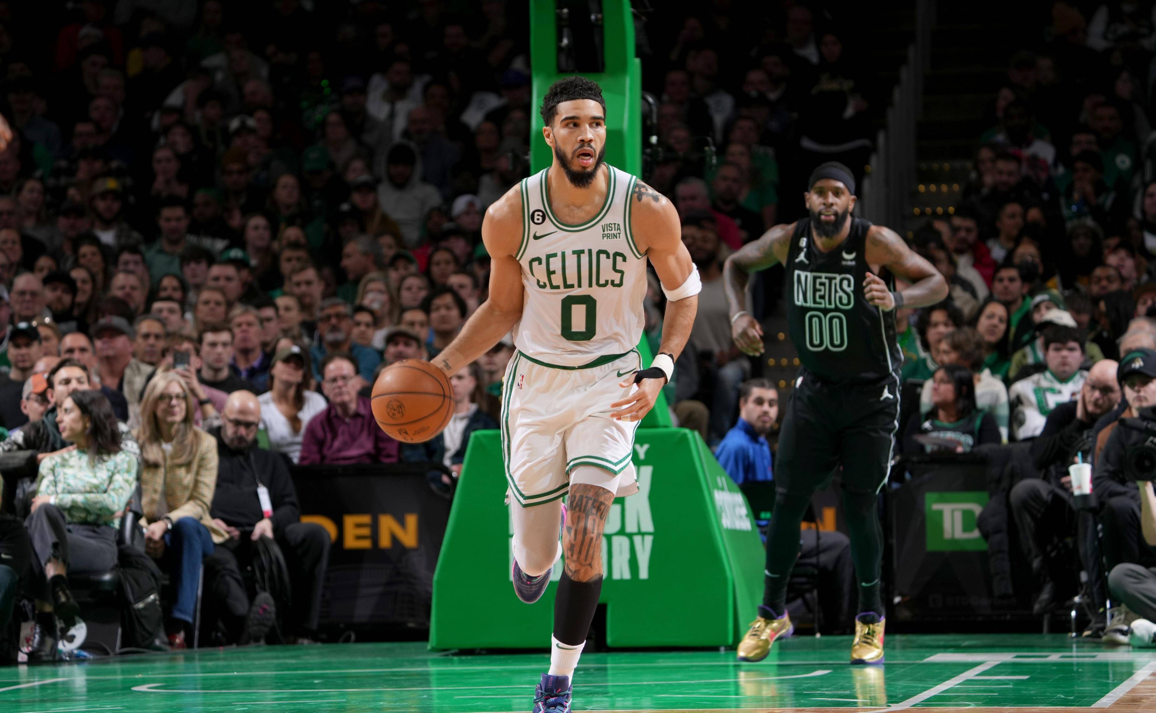 杜兰特狂砍塔图姆分,三连败迎来新赛季高光! 杜兰特狂砍塔图姆分,三连败迎来新赛季高光!