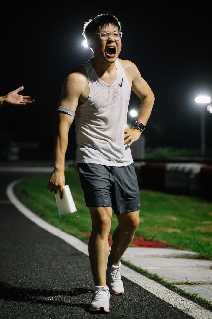 Uzi在切尔西比赛中回归赛场，赛况扑朔迷离引发热议！